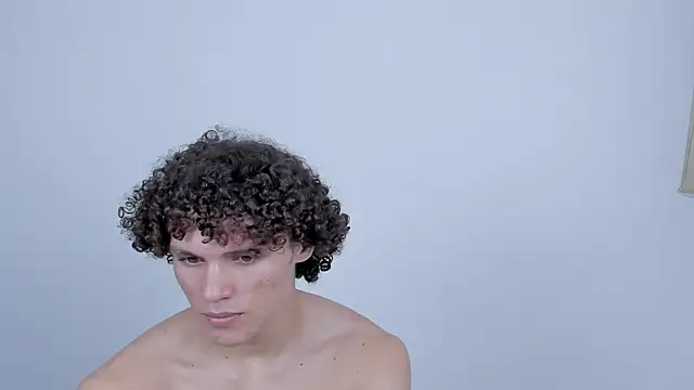 Snapshot of laurent_nova chatting on March 16, 10:20 pm laurent nova online show from March 16, 10:20 pm