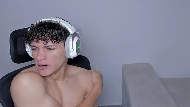 Snapshot of laurent_nova chatting on September 17, 6:31 pm laurent nova online show from September 17, 6:31 pm