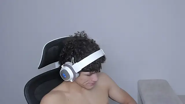 Snapshot of laurent_nova chatting on September 25, 8:29 am laurent nova online show from September 25, 8:29 am