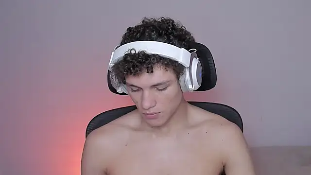 Snapshot of laurent_nova chatting on October 13, 7:08 am laurent nova online show from October 13, 7:08 am