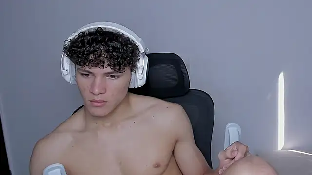 Snapshot of laurent_nova chatting on October 26, 6:14 pm laurent nova online show from October 26, 6:14 pm