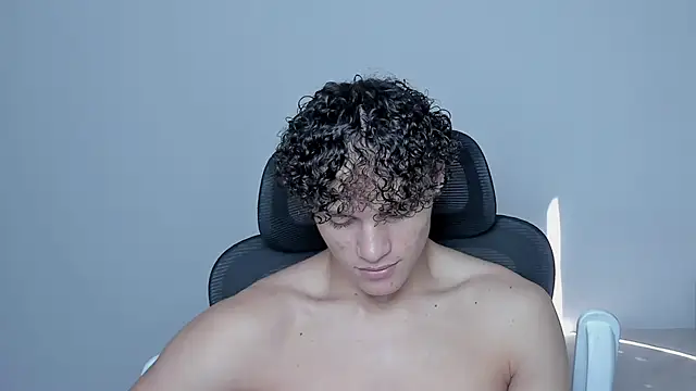 Snapshot of laurent_nova chatting on October 27, 6:12 pm laurent nova online show from October 27, 6:12 pm