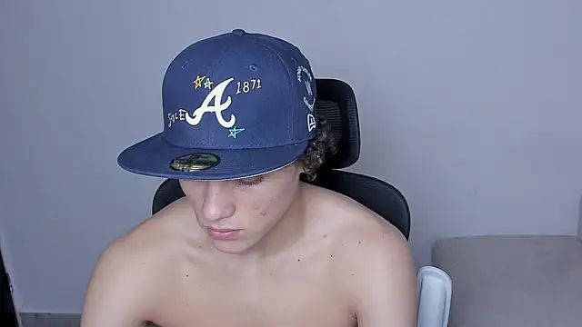 Snapshot of laurent_nova chatting on December 1, 8:14 pm laurent nova online show from December 1, 8:14 pm