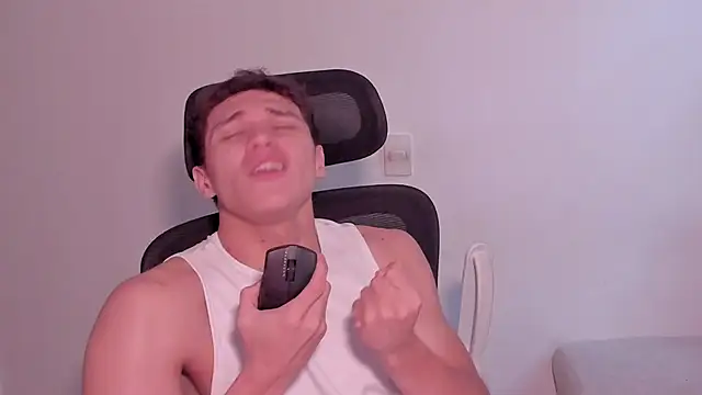 laurent nova online show from March 16, 7:40 pm