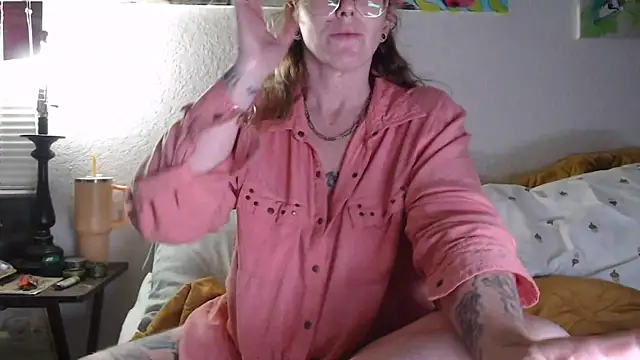 Snapshot of Babz0ntheR0x chatting on January 24, 7:41 am Babz0ntheR0x online show from January 24, 7:41 am