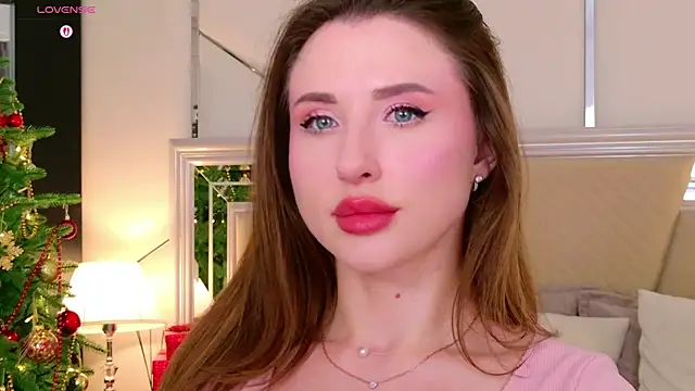 Snapshot of Jullia_Carter chatting on December 16, 7:13 am Jullia Carter online show from December 16, 7:13 am