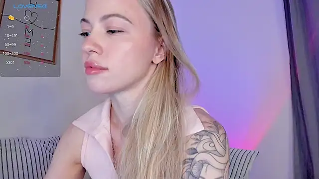 damn cutie online show from November 21, 4:38 pm