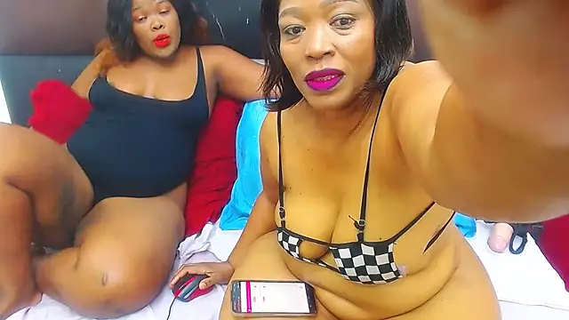 Snapshot of Brookylynbrownxx chatting on September 25, 5:33 am Brookylynbrownxx online show from September 25, 5:33 am