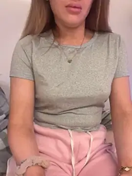 Snapshot of Holly-Glamour chatting on November 23, 4:34 am Holly-Glamour online show from November 23, 4:34 am