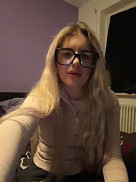 Holly-Glamour online show from April 27, 11:58 pm