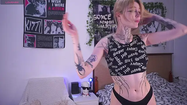 Snapshot of fraulein_mooon chatting on July 30, 7:57 pm fraulein mooon online show from July 30, 7:57 pm