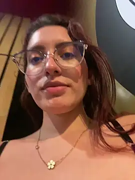 Snapshot of VioletPearson chatting on March 11, 12:11 am VioletPearson online show from March 11, 12:11 am