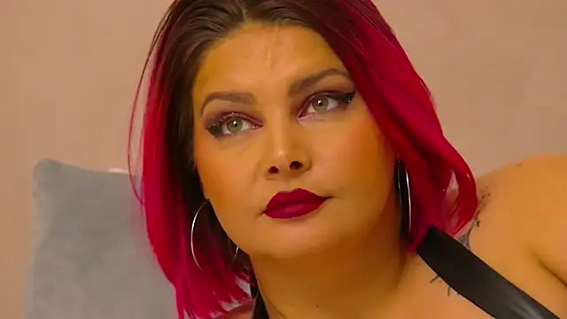 Snapshot of RissaRheys chatting on December 2, 8:44 pm RissaRheys online show from December 2, 8:44 pm