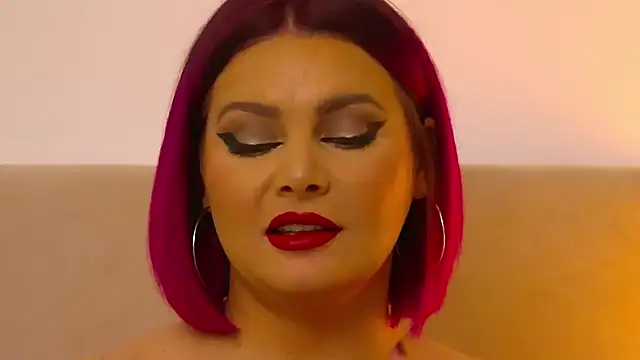 Snapshot of RissaRheys chatting on December 6, 10:19 pm RissaRheys online show from December 6, 10:19 pm