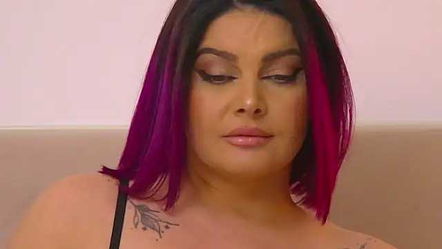 Snapshot of RissaRheys chatting on January 24, 1:45 am RissaRheys online show from January 24, 1:45 am