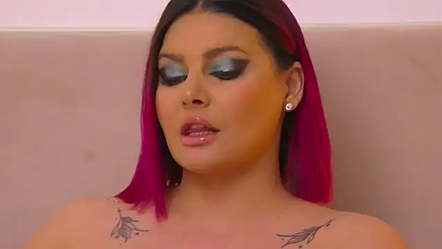 Snapshot of RissaRheys chatting on February 2, 11:11 pm RissaRheys online show from February 2, 11:11 pm