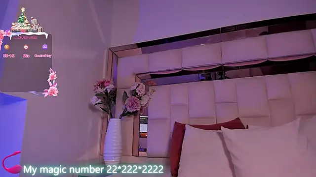 Snapshot of anyi_sweet_titss chatting on January 12, 8:25 am anyi sweet titss online show from January 12, 8:25 am