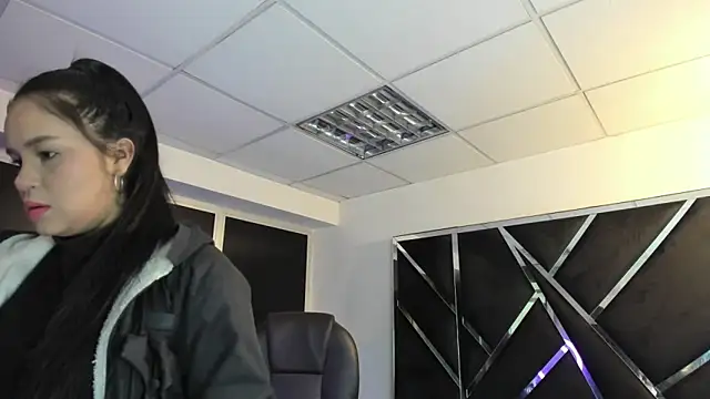 Snapshot of Ivanna18_x chatting on November 6, 3:51 am Ivanna18 x online show from November 6, 3:51 am