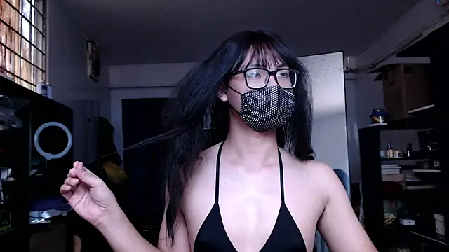 Snapshot of Erin_Song chatting on April 12, 7:24 am Erin Song online show from April 12, 7:24 am