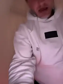 AttractiveSilk5 online show from April 8, 9:48 pm