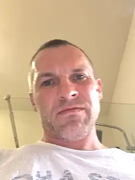 AttractiveSilk5 online show from April 17, 4:10 pm