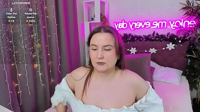 FeralPeach online show from January 17, 12:10 pm