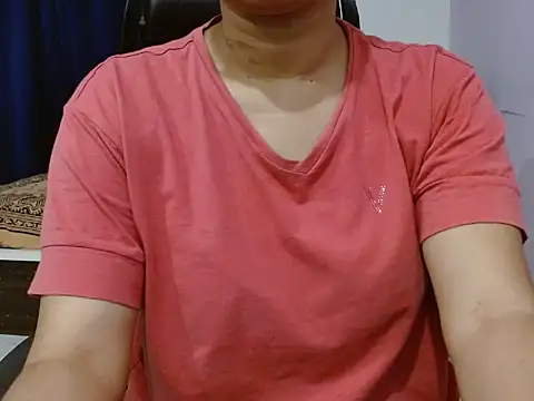 Snapshot of priya__81 chatting on January 2, 6:34 pm priya 81 online show from January 2, 6:34 pm