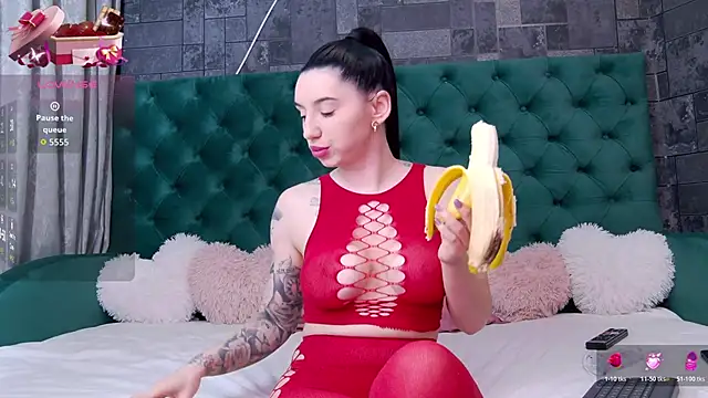 Snapshot of BrianaBratty chatting on November 19, 5:51 am BrianaBratty online show from November 19, 5:51 am