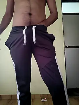 Snapshot of Collegeboywithbigweapan21 chatting on April 18, 8:18 am Collegeboywithbigweapan21 online show from April 18, 8:18 am