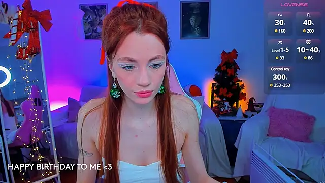 Snapshot of Alyssa_Smitt chatting on December 30, 6:31 am Alyssa Smitt online show from December 30, 6:31 am