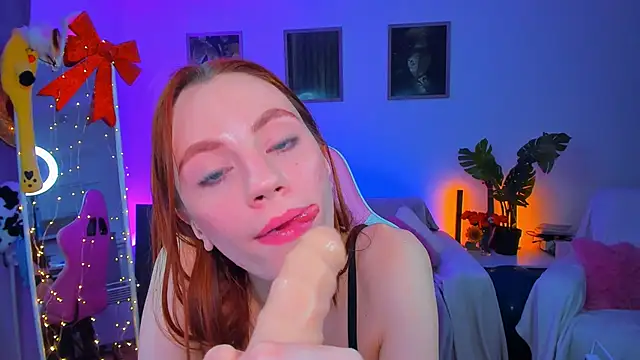 Snapshot of Alyssa_Smitt chatting on January 19, 1:22 pm Alyssa Smitt online show from January 19, 1:22 pm