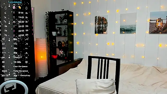 Snapshot of Magic_Allie chatting on December 7, 7:54 pm Magic Allie online show from December 7, 7:54 pm