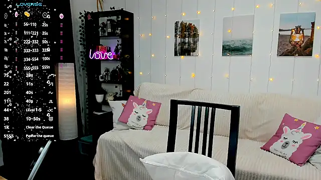 Snapshot of Magic_Allie chatting on January 21, 7:50 pm Magic Allie online show from January 21, 7:50 pm