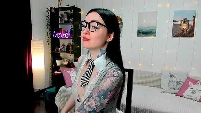 Snapshot of Magic_Allie chatting on February 19, 8:20 pm Magic Allie online show from February 19, 8:20 pm