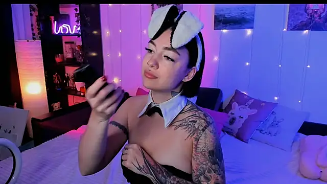 Snapshot of Magic_Allie chatting on November 16, 6:19 am Magic Allie online show from November 16, 6:19 am