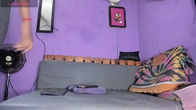 Snapshot of sexy-Bunny chatting on March 4, 9:43 pm sexy-Bunny online show from March 4, 9:43 pm