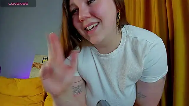 Ruth Oliver online show from January 18, 1:08 am