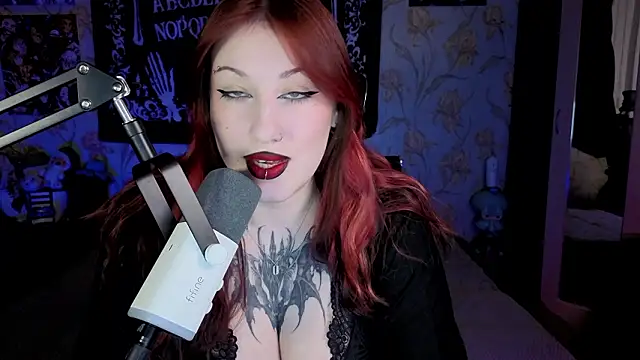 Kimpossible1 online show from March 3, 10:48 pm