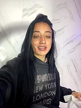 Ady 18 online show from November 30, 1:04 pm