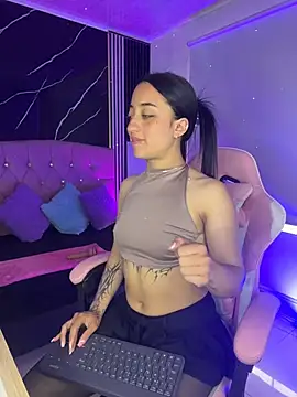 Ady 18 online show from August 4, 7:27 pm