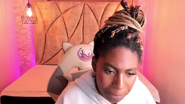 Snapshot of Queen_perla_ chatting on January 20, 5:48 pm Queen perla online show from January 20, 5:48 pm