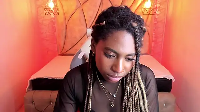 Snapshot of Queen_perla_ chatting on February 21, 3:54 pm Queen perla online show from February 21, 3:54 pm
