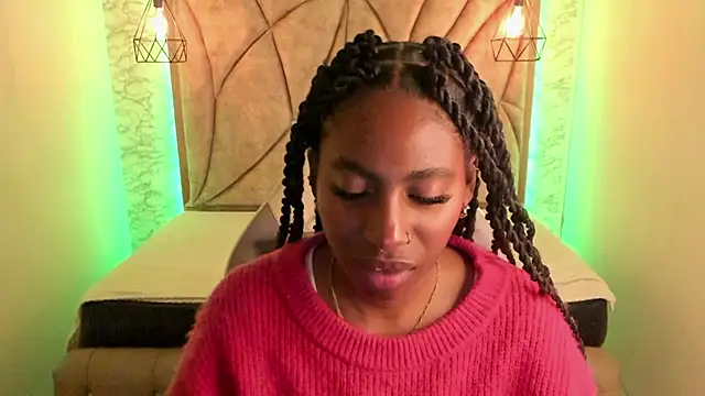 Snapshot of Queen_perla_ chatting on February 28, 11:12 pm Queen perla online show from February 28, 11:12 pm
