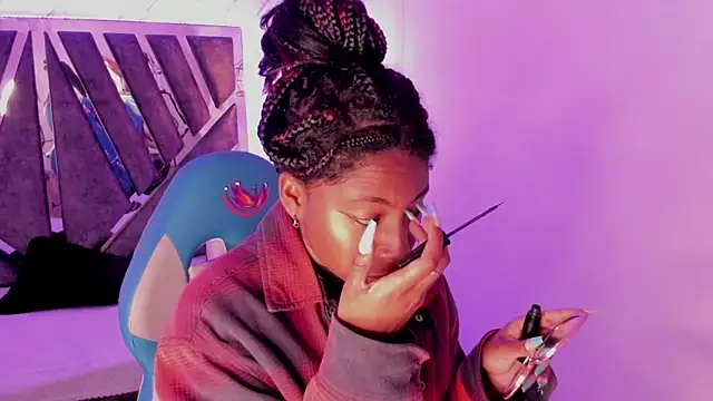 Snapshot of Queen_perla_ chatting on September 19, 12:50 pm Queen perla online show from September 19, 12:50 pm