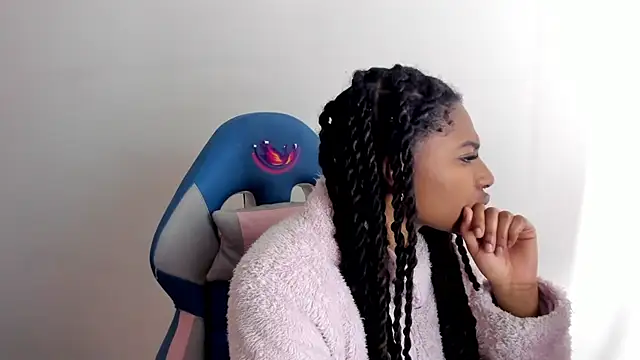 Snapshot of Queen_perla_ chatting on November 1, 12:07 pm Queen perla online show from November 1, 12:07 pm