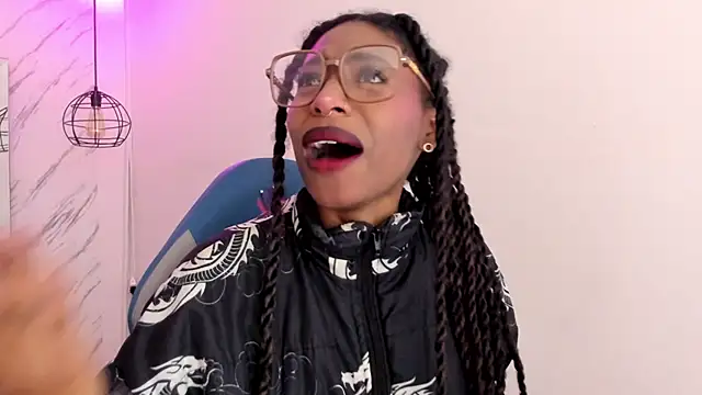 Snapshot of Queen_perla_ chatting on November 7, 11:54 am Queen perla online show from November 7, 11:54 am