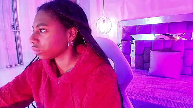 Snapshot of Queen_perla_ chatting on June 30, 12:39 pm Queen perla online show from June 30, 12:39 pm