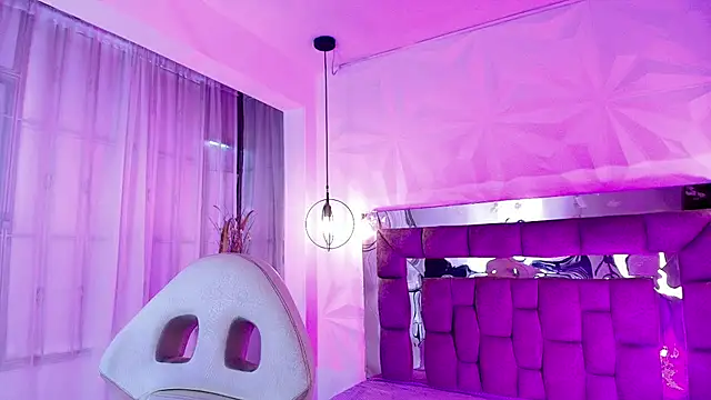 Snapshot of Queen_perla_ chatting on July 22, 12:19 pm Queen perla online show from July 22, 12:19 pm