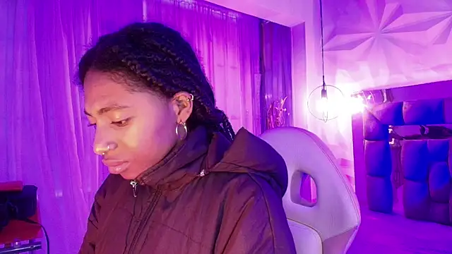 Snapshot of Queen_perla_ chatting on July 30, 12:37 pm Queen perla online show from July 30, 12:37 pm
