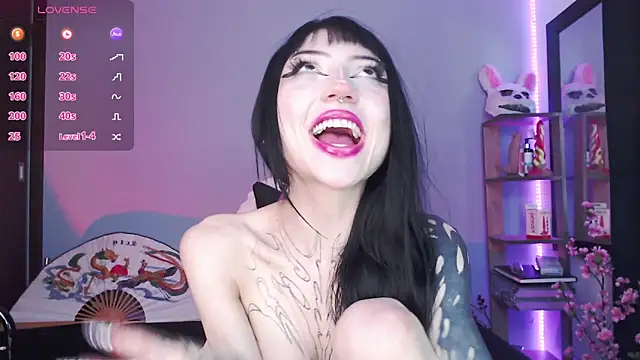 Snapshot of catipetite chatting on January 30, 8:32 am catipetite online show from January 30, 8:32 am